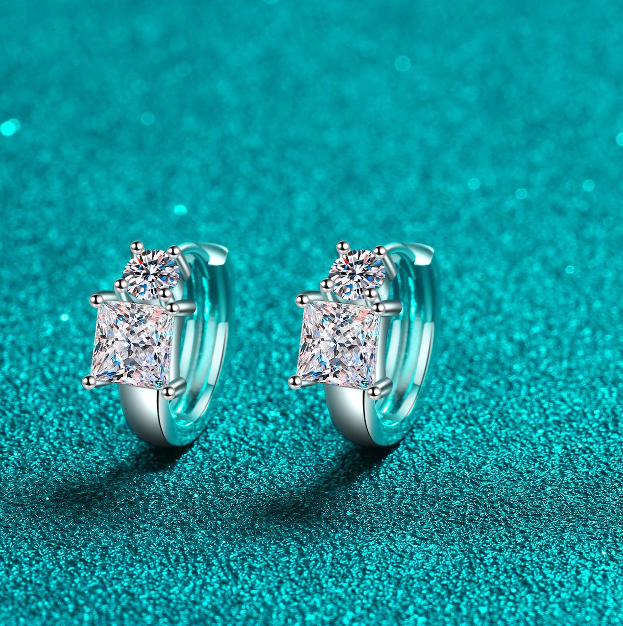 Luxe Women's Fashion Accessory - Sparkling Moissanite Princess Set Pendant