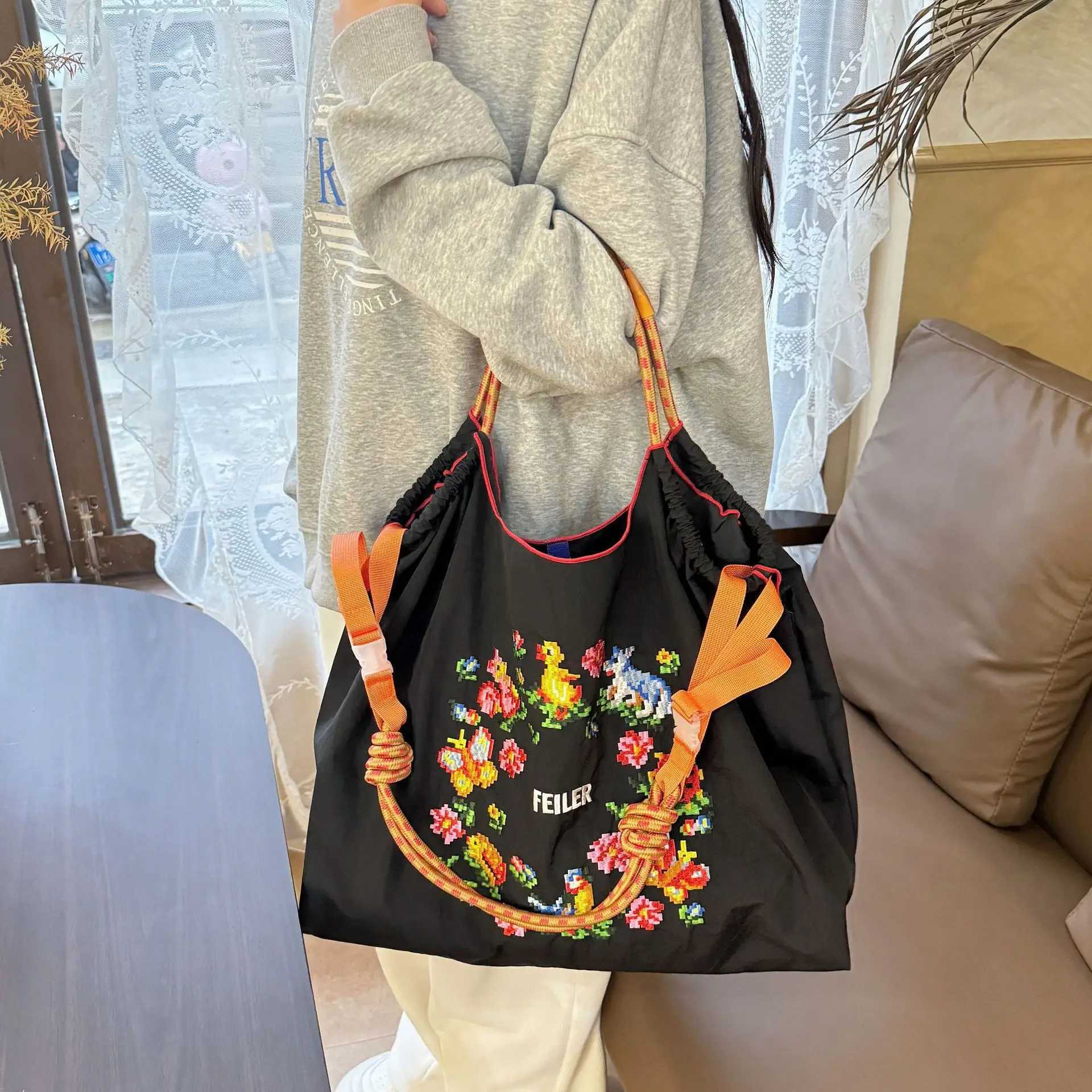 New Arrival Garland Embroidery Tote Bag Cute Duck Bird Shoulder Bags for Women Handbags Oversize Drawstring Shopper Purses Designer Eco Bag Z250521