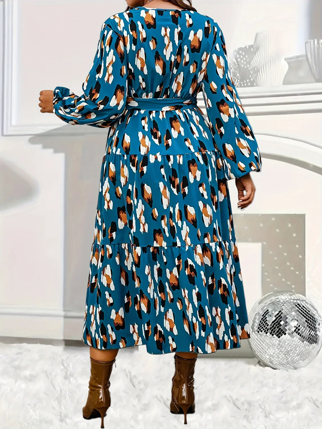 Womens Plus Size V-neck Long Sleeved Dress with Fashionable Printed Lantern Sleeves and Pleated Lace Up Casual Dress 250520