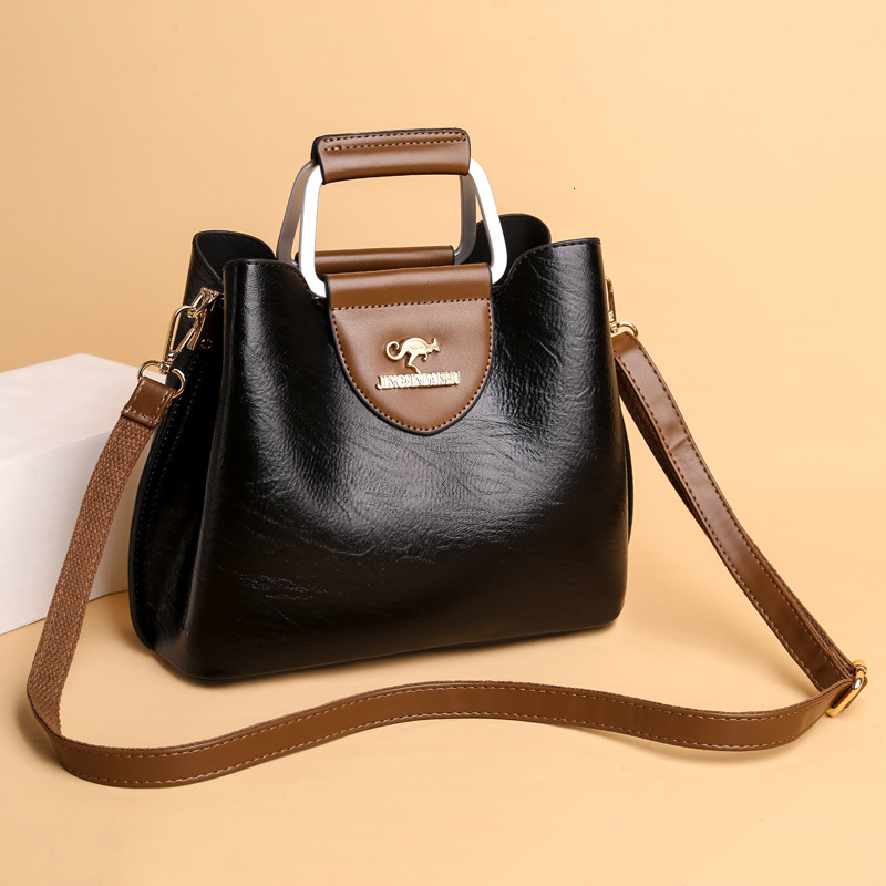 2025 New Outdoor Style Luxury Free Delivery Designer Bag PU Soft Leather Texture Handbag Women's Niche Design Fashionable One Shoulder Large Capa