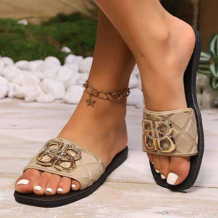 Free Shipping Beach Flat Sandals Luxury Women's Shoes 2025 Summer Metal Buckle Sandals Simple Casual Versatile Sandals Designer Sandals Wholesale