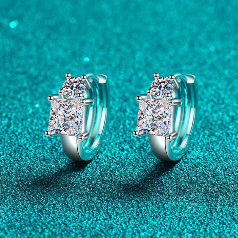 Luxe Women's Fashion Accessory - Sparkling Moissanite Princess Set Pendant