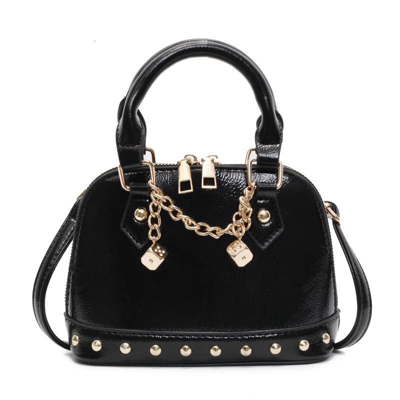 Designer Bag 2025 New Outdoor Style Luxury Free Delivery High-end Texture Hand-held Shell Bag Versatile For Work And Commuting Single Shoulder Crossbo