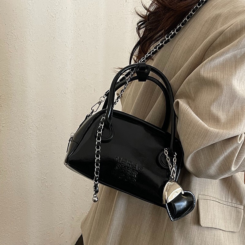 2025 New Outdoor Style Free Delivery Designer Bag High End Handbag For Women Fashionable And Versatile Single Shoulder Pillow Simple Commuting Crossbo