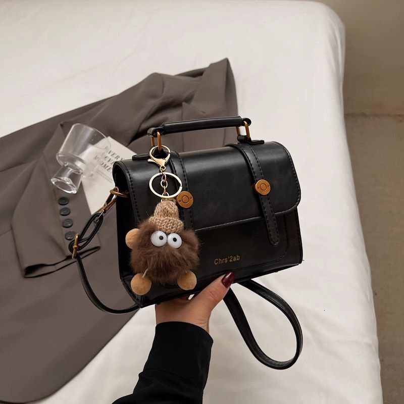 2025 New Outdoor Style Free Delivery Designer Advanced Texture Women's Versatile Crossbody Bag Fashionable And Super Popular Hand-held Small Squa