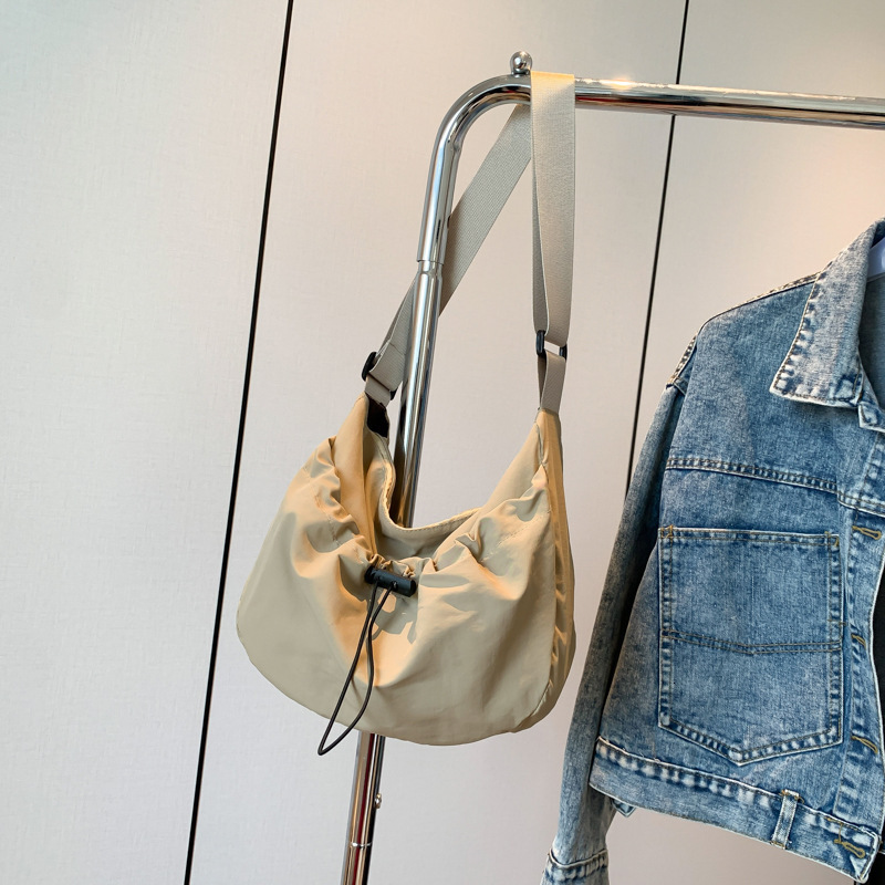 Free Delivery Designer Bag Leisure Drawstring Large Capacity Single Shoulder Crossbody 2025 Summer New Versatile Ins Fashionable Outdoor Tutoring Luxu