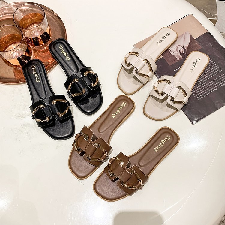 Free shipping Designer Women's cross-border trade large-sized beach flip-flops 2025 Summer square-toed open-toe slippers Simple commuting one-sho