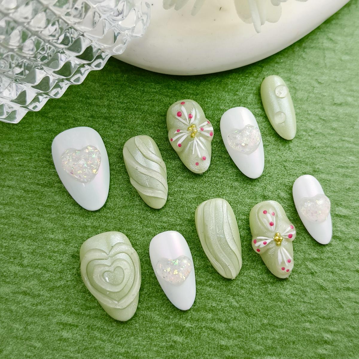 10pcs 3D Hand drawn Flowers Handmade Press-on nails Short Almond Nails Bundle 3D Love Green Spring Summer Finished nail stickers Free storage box jell