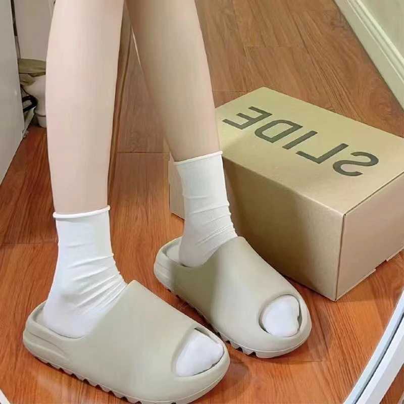 New Summer Sneaker Slippers For Wen Men Thick Bott Platform Slides Soft EVA Hollow Unisex Sports Sandals Casual Beach Shoes Z250522
