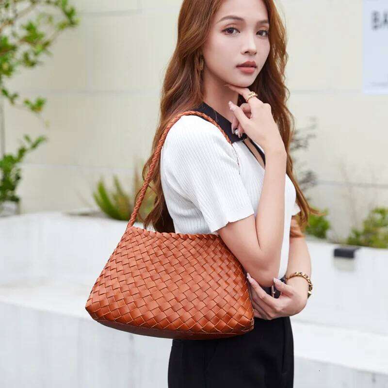 Women's designer handbag Crossbody Bag Cowhide Woven Dragon French Genuine Leather Shoulder Underarm Purse Retro Vegetable-Tanned Fashion