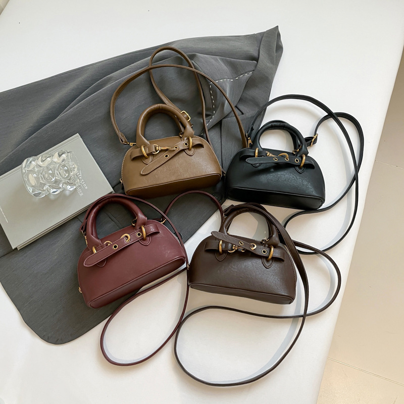 2025 New Outdoor Style Luxury Free Delivery Designer Bag Super Popular Hand-held Shell Small For Girls Light Luxury High-end Feeling Bowling Tote Cros