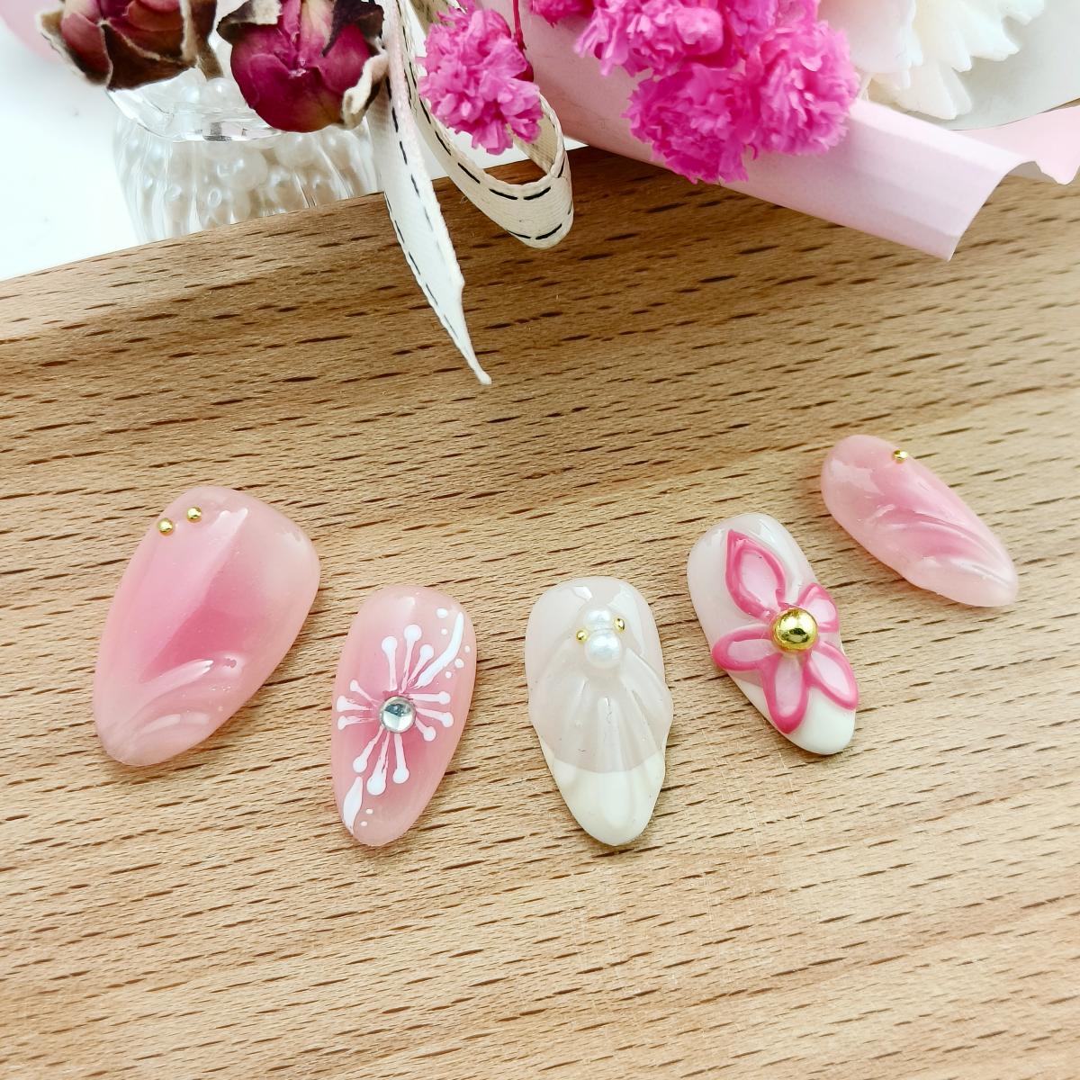 10pcs 3D Hand drawn Flowers Handmade Press-on nails Short Almond Nails Bundle Pink Sweet Pearl Elegant Finished nail stickers Free storage box jelly g