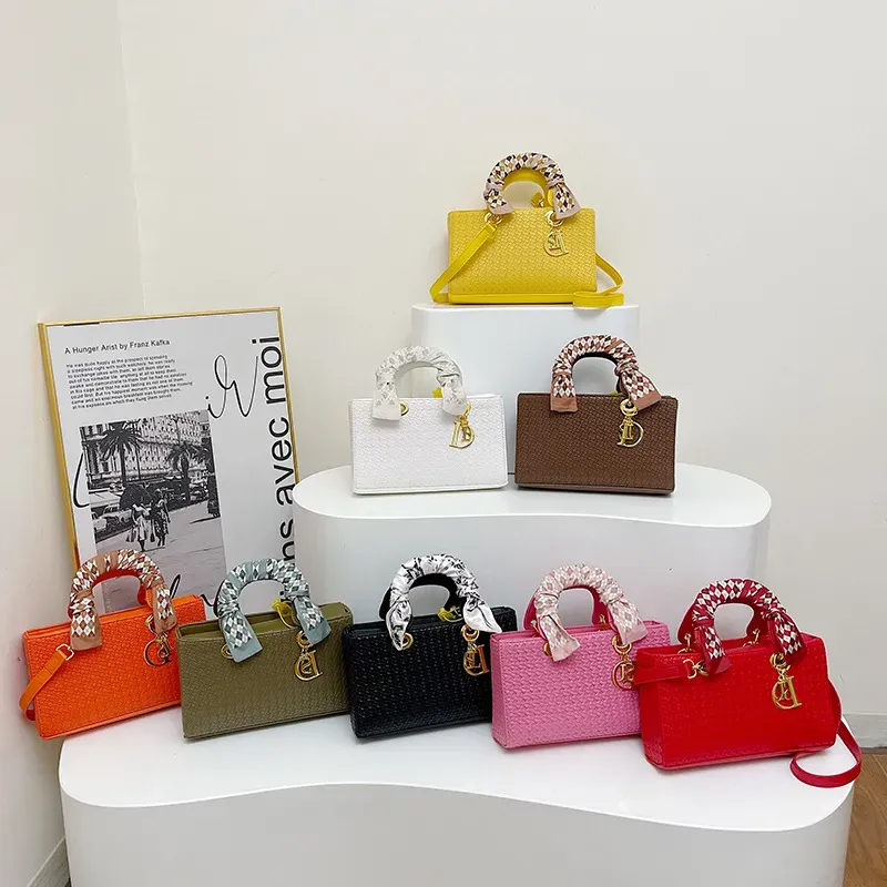 Designer Bags Shoulder Bags Luxury Bags Crossbody Designer 2025 Spring New Fashion Knitted Crossbody Bags Women's Artwork Handbags Large Capacity
