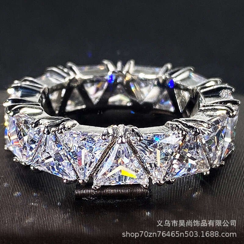 Zircon Closed Circle Pave Dia Ring for Women, Niche Jewelry Design