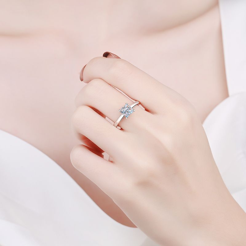 925 Sterling Silver Solitaire Moissanite Ring 1ct/2ct with Square Cut - Perfect Engagement Ring