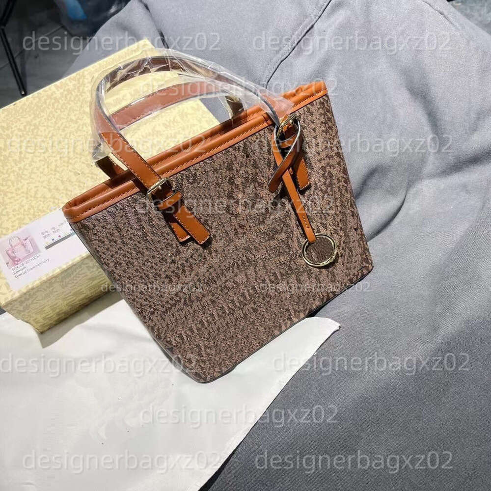 Micheal Korse Tote Luxury Designer Bag New Tote Bag Summer Crossbody PU Handbag Large Capacity Vegetable Basket Womens Crossbody Bag Shopping Bag Raphia