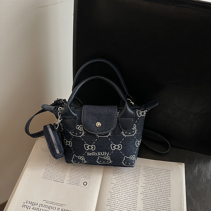 2025 New Outdoor Style Luxury Free Delivery Designer Bag Versatile Small Crossbody For Women's Work Commuting Mobile Mini Dumpling Bag Single Roo