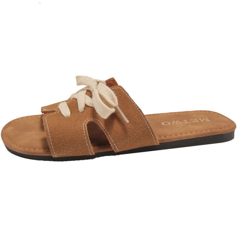 Versatile Retro Casual One-piece Slippers For Women In Spring 2025, New Designer Sandals For Outdoor Wear, Fashionable Lazy Slippers, Flat Sandals