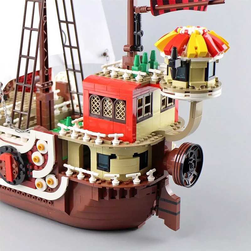 2000PCS Creative Thousand Sunny Ship Model Building Block Anime 9 Figures Pirate Boat Brick Toys Christmas Gifts for Kid W250522