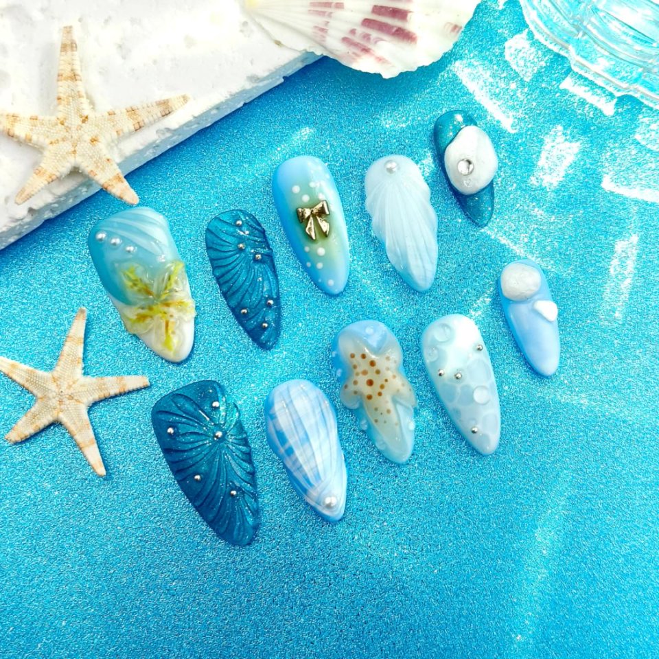 10pcs Ocean series Handmade Press-on nails Medium Almond Nails Bundle 3D Hand drawn Flower Starfish Finished nail stickers Free storage box jelly glue