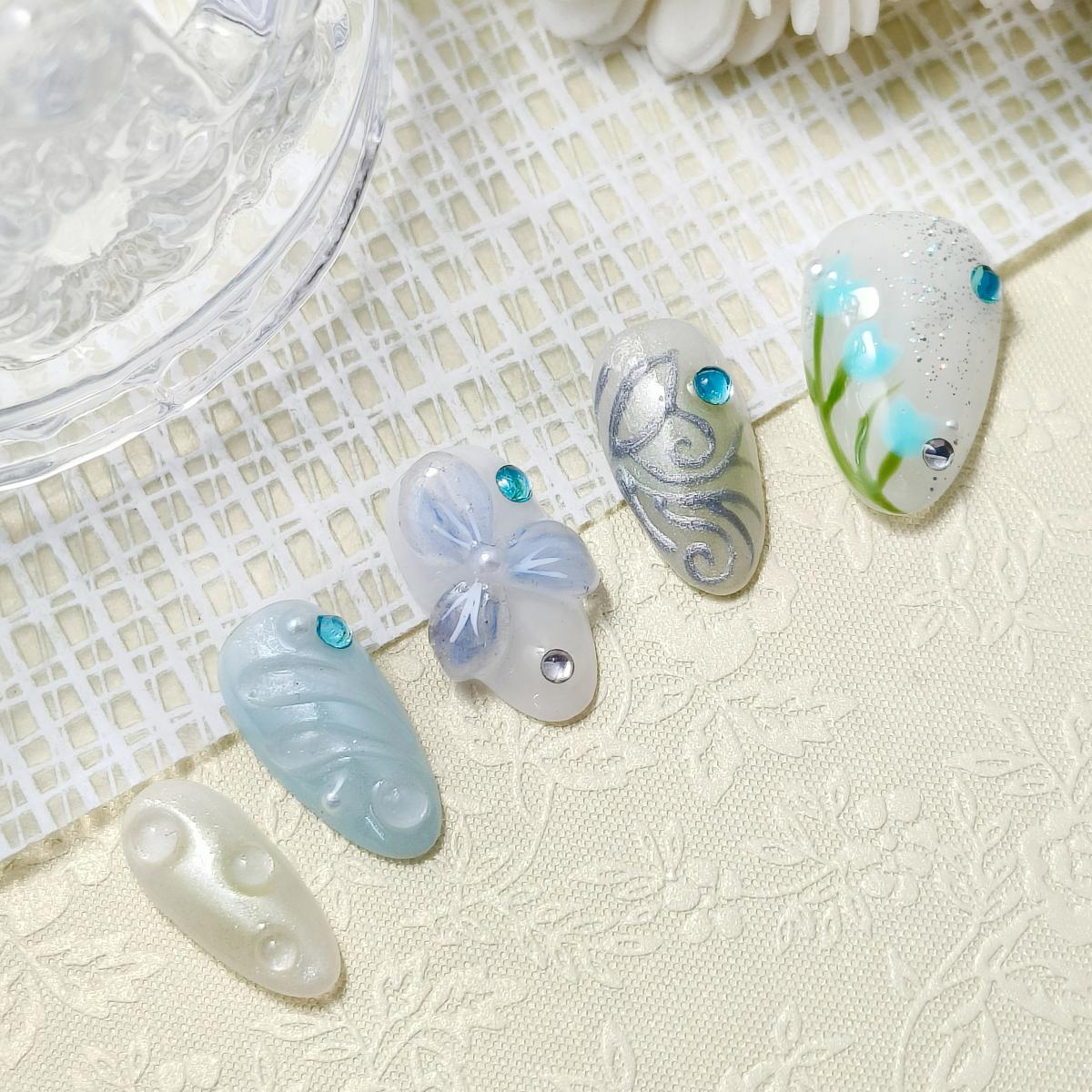 10pcs 3D Hand drawn Flowers Handmade Press-on nails Short Almond Nails Bundle Diamond Spring Summer Finished nail stickers Free storage box jelly glue