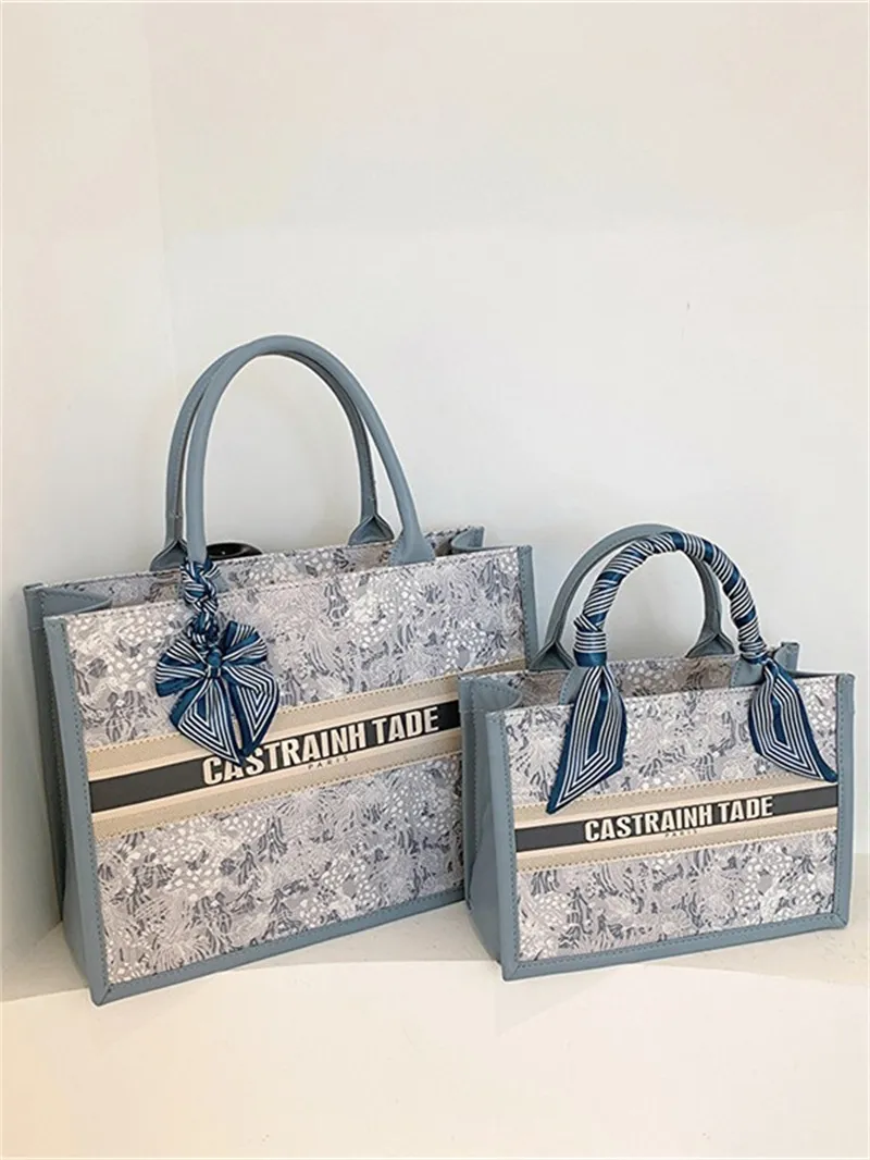 Shoulder Bags designer bag Shoulder Bag Luxury Bag Crossbody Purse Designer 2025 Fashion commute Printed Silk scarf handbag high-capacity underarm bag Tote bag blue