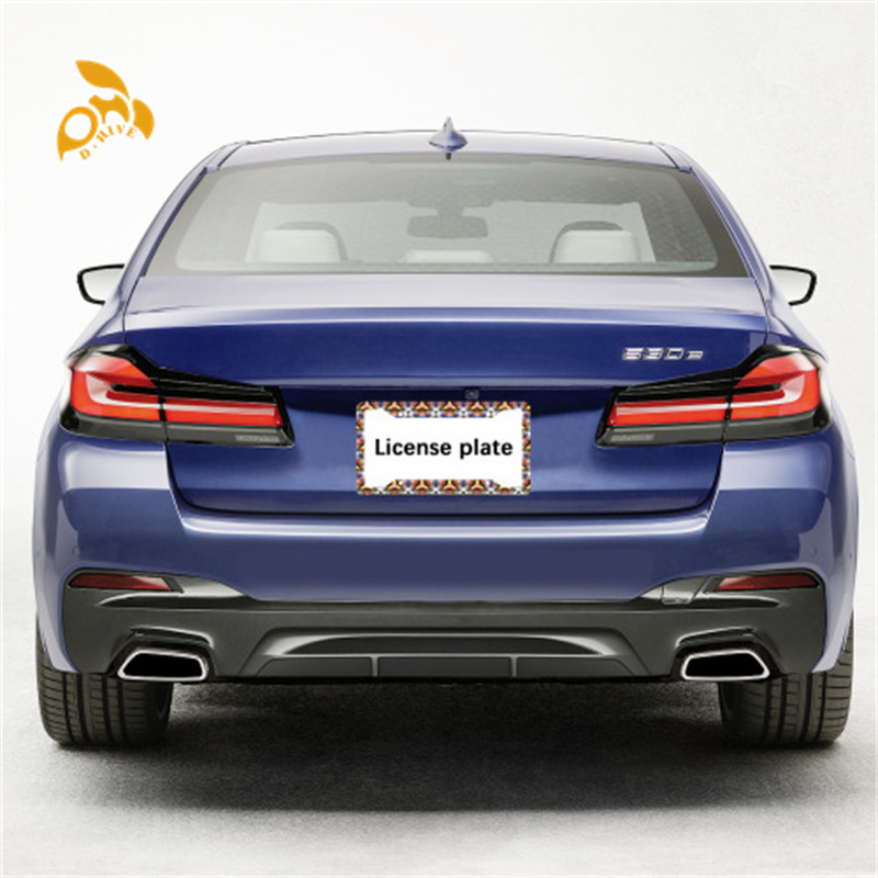 Four hole carbon fiber holder, made of high-end exquisite materials, is easy to install, simple beautiful, and protects the license plate paint