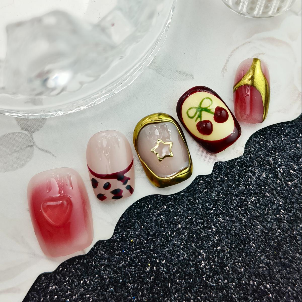 10pcs 3D Rose Hand drawn Handmade Press-on nails Short Coffin Nails Bundle Sweet Cherry Love Bow Gorgeous Finished nail stickers Free storage box jell
