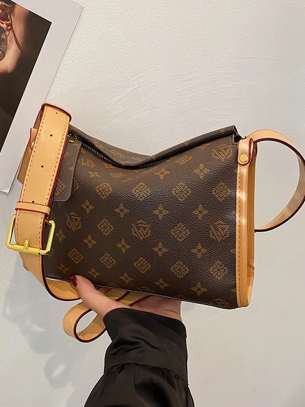 bag Shoulder Designer 2025 Deluxe Casual Flap Tote Handbag Crossbody Ladies Satchel Pillow Bag