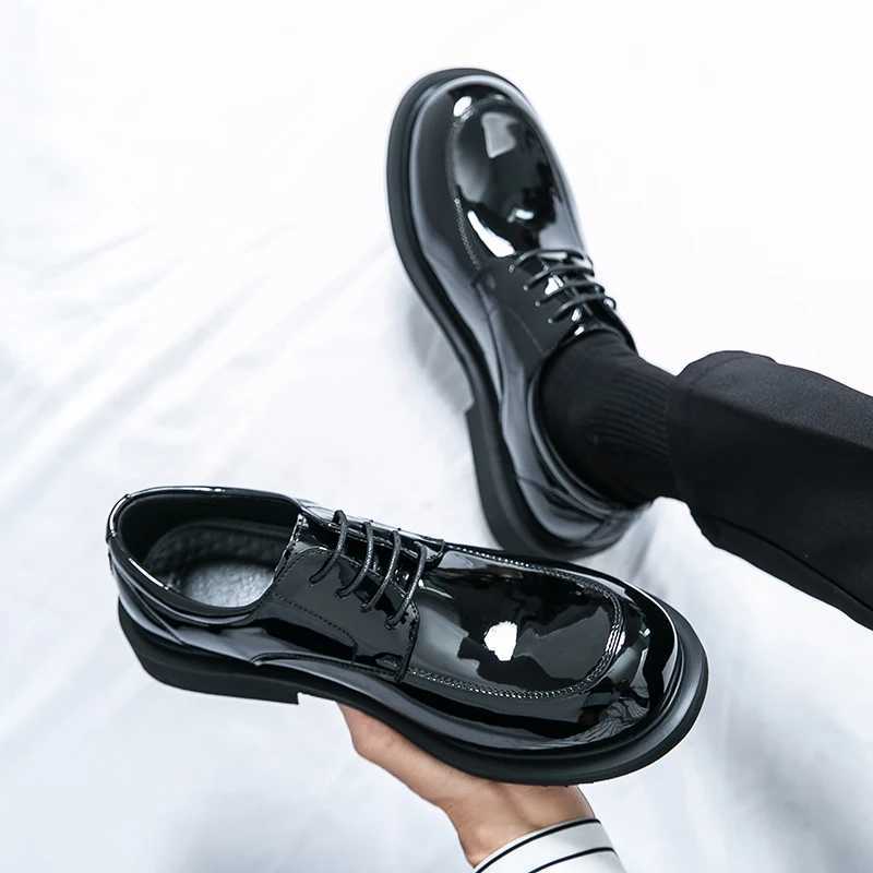 Mens Casual Leather Shoes Fi British Trend Designer Derby Shoes Business Dress Shoes for Male Patent Leather Wedding ShoesXJ250522