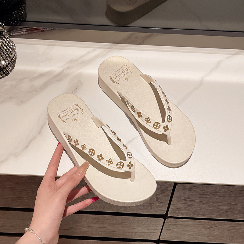 2025 New Arrival Fashion Design Plus Size 36-40 Women Beach flip flops Simple Style Indoor Patterned Slope heel non slip slippers Outdoor versatile fr