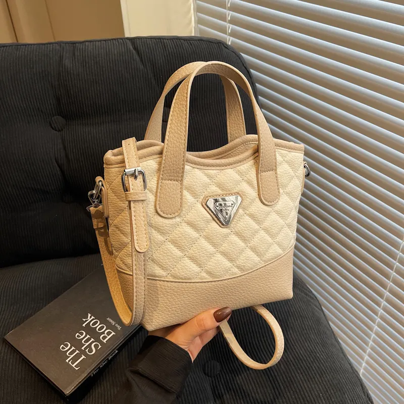 Designer bag Shoulder Bag Luxury Bag Crossbody Purse Designer 2025 fashionable high-end texture diamond grid bucket bag hand-held single shoulder cros