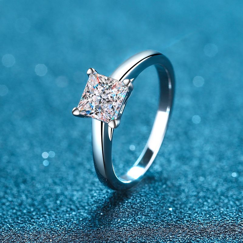 925 Sterling Silver Solitaire Moissanite Ring 1ct/2ct with Square Cut - Perfect Engagement Ring