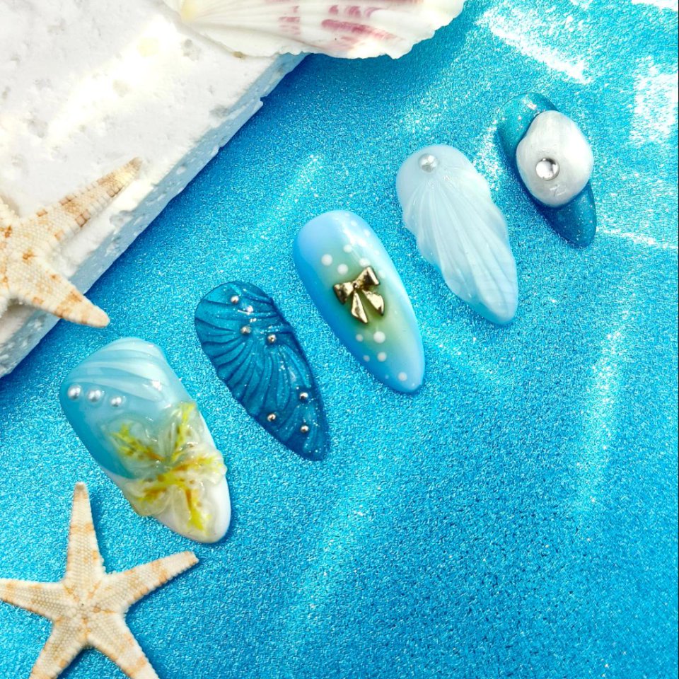 10pcs Ocean series Handmade Press-on nails Medium Almond Nails Bundle 3D Hand drawn Flower Starfish Finished nail stickers Free storage box jelly glue