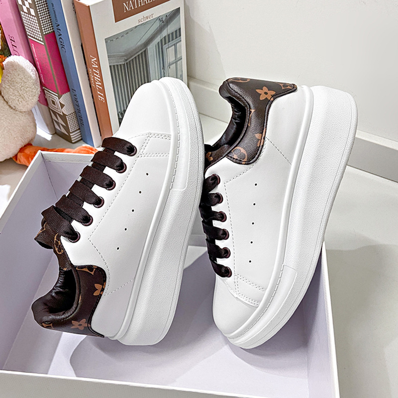 2025 Summer New style couple white shoes women men casual printed matching color skate shoes thick sole lightweight comfortable sports shoes fashionab