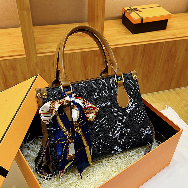 2025 New outdoor style luxury free delivery Designer Bag Large Capacity High Beauty Premium Printed Fashion Versatile Women's Handbag Single Shou