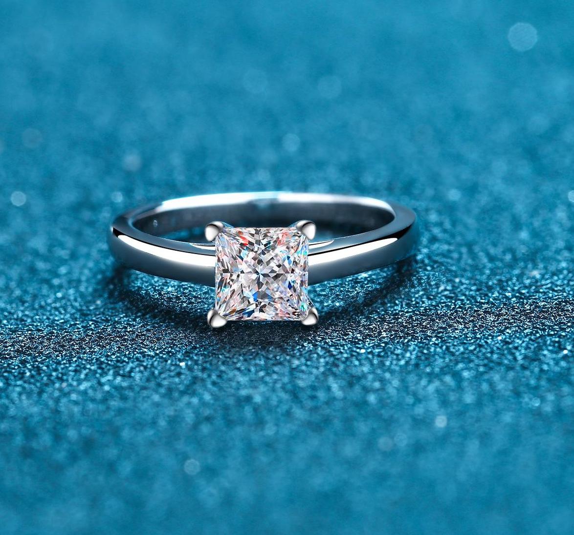 925 Sterling Silver Solitaire Moissanite Ring 1ct/2ct with Square Cut - Perfect Engagement Ring
