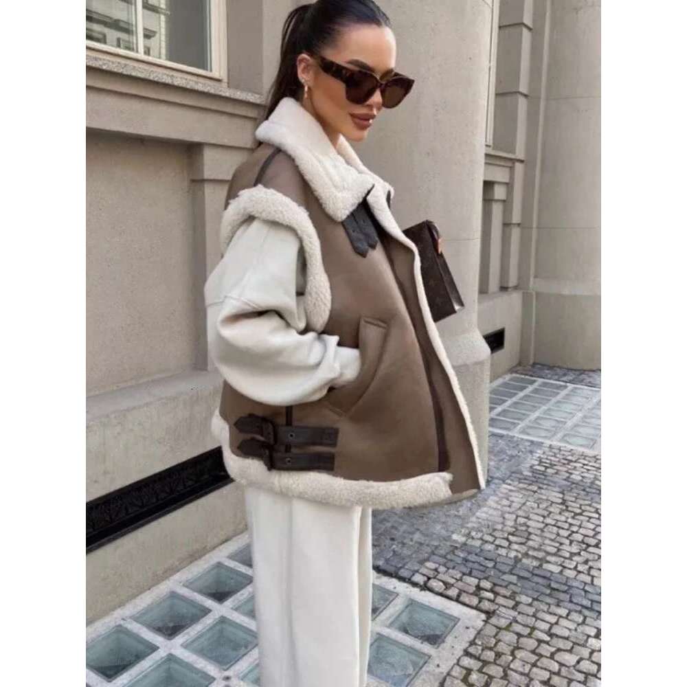 Coats Women ZBZA Women's Faux Fur Short Lapel Zipper Double Pocket Metal Button Strap Thickened Jacket Winter New Chic Warm Vest Designer