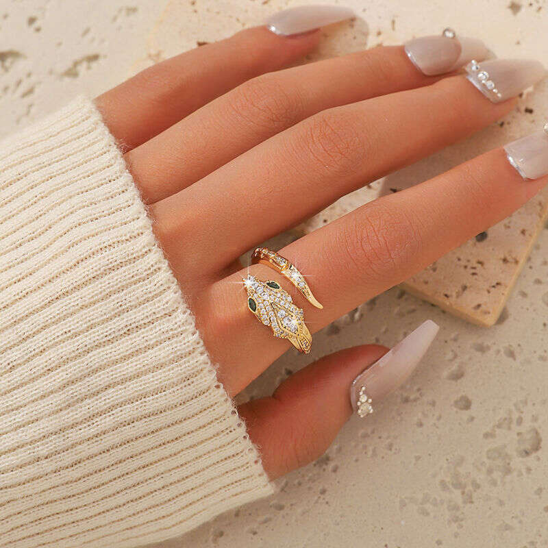 Hot selling niche design snake shaped for female niche, high-end, luxurious, fashionable, versatile, personalized index finger ring