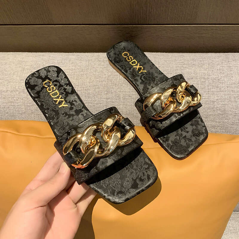 2025 Summer Metal Chain Casual One Word Cool Slippers 35-42 Large Flat Bottom Outdoor Casual Slippers Fashion Designer Sandals