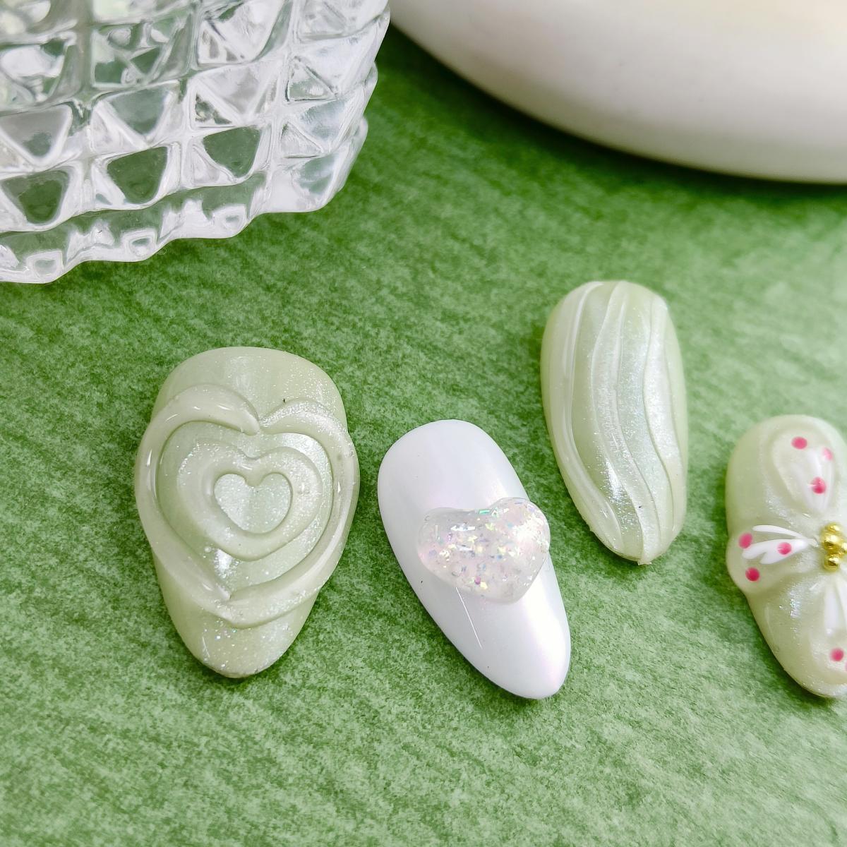 10pcs 3D Hand drawn Flowers Handmade Press-on nails Short Almond Nails Bundle 3D Love Green Spring Summer Finished nail stickers Free storage box jell