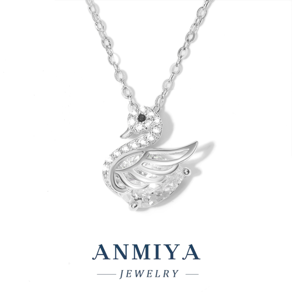 925 Sterling Silver Swan Motif Pendant Necklace Elegant Minimalist Jewelry Everyday Layering Necklace for Evening Occasions