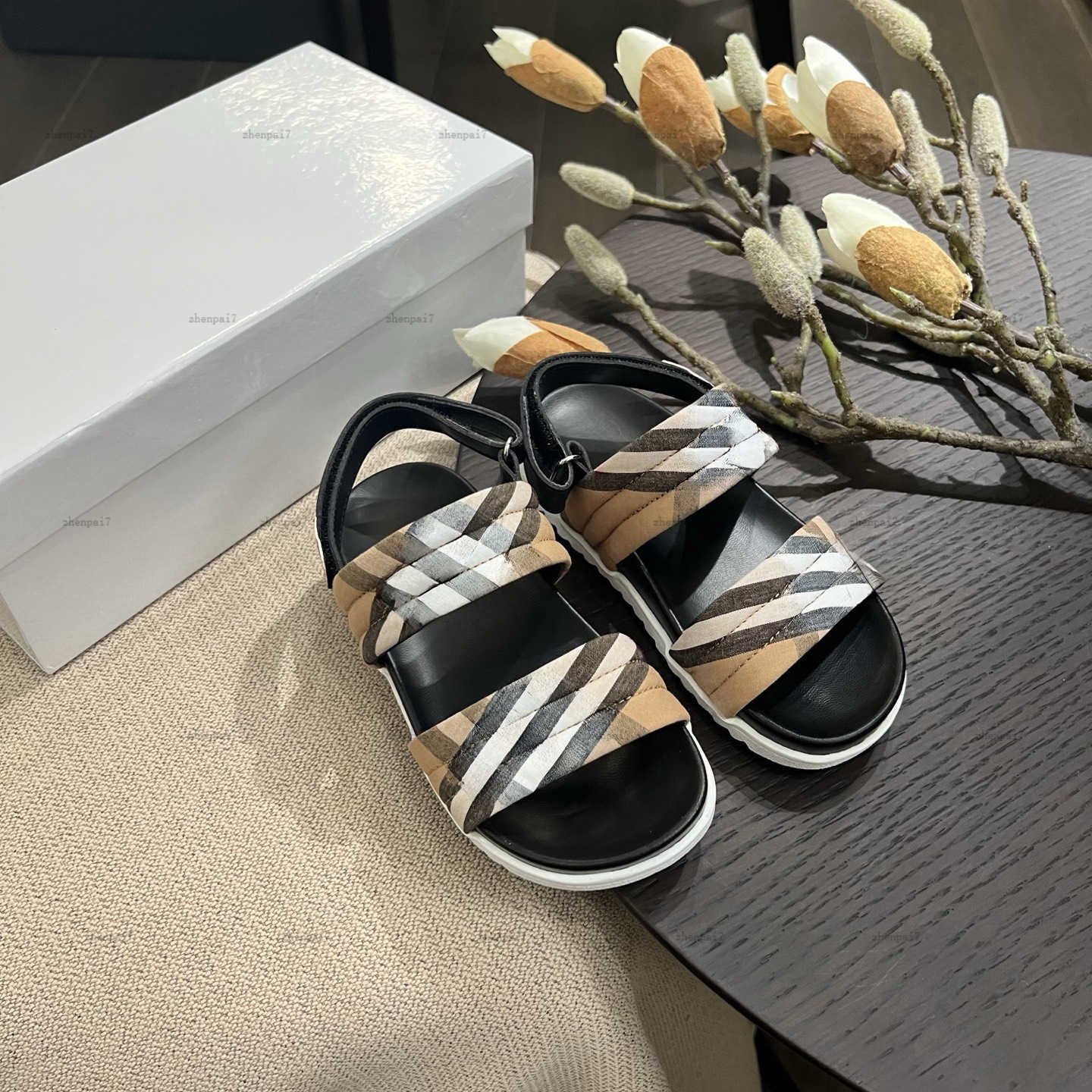 Top baby Sandals Non-slip sole kids shoes Size 26-35 Included box summer Cross stripes Child Slippers A289X08N065-a