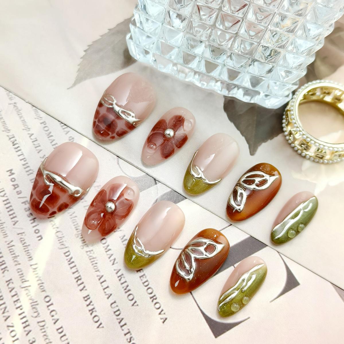 10pcs Handmade Press-on nails Short Almond Nails Hand drawn 3D Fake nails Bundle Sweet Flowers Butterfly Finished nail stickers Free storage box jelly