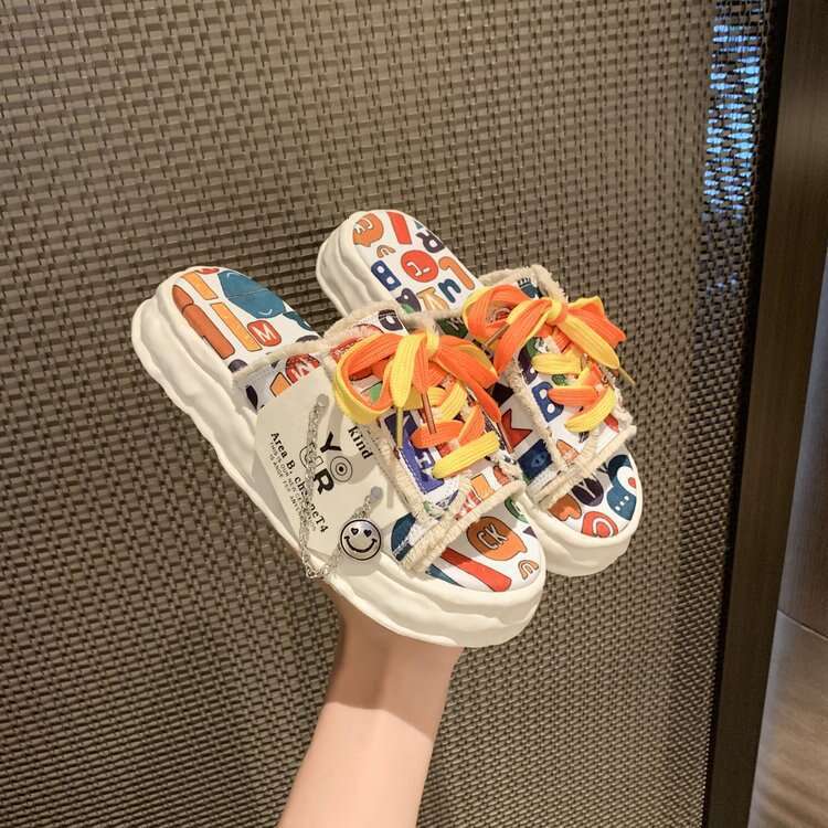 Fashionable Thick Bottom Slippers Summer Graffiti Outerwear New Sandals Small Sponge Bottom Women's Cool Slippers 2025 New Designer Sandals