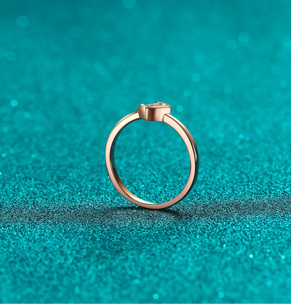 Chic S925 Sterling Silver Moissanite Ring Featuring a Delicate Heart Shape
