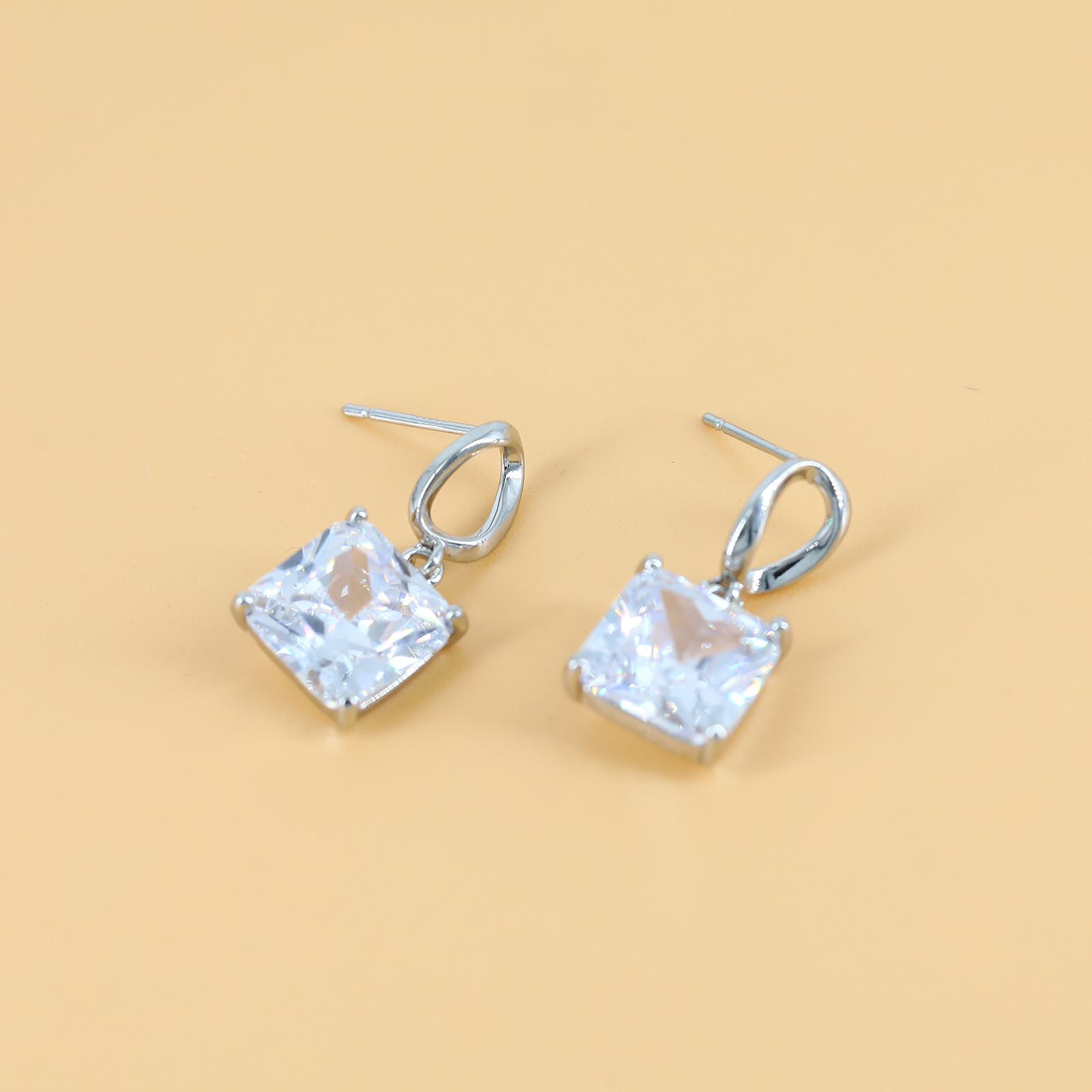 Cushion Princess Cut Bridal Earrings Simple Bride Drop Post Clear Cubic Zirconia Dangle Stud For Wedding Prom Anniversary Daily wear is also very fash
