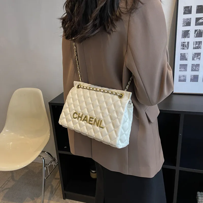 Shoulder Bag Shoulder Bag Crossbody Purse Designer Fashionable And Casual Travel Letter Chain Hand Held Shoulder Bag Daily Matching