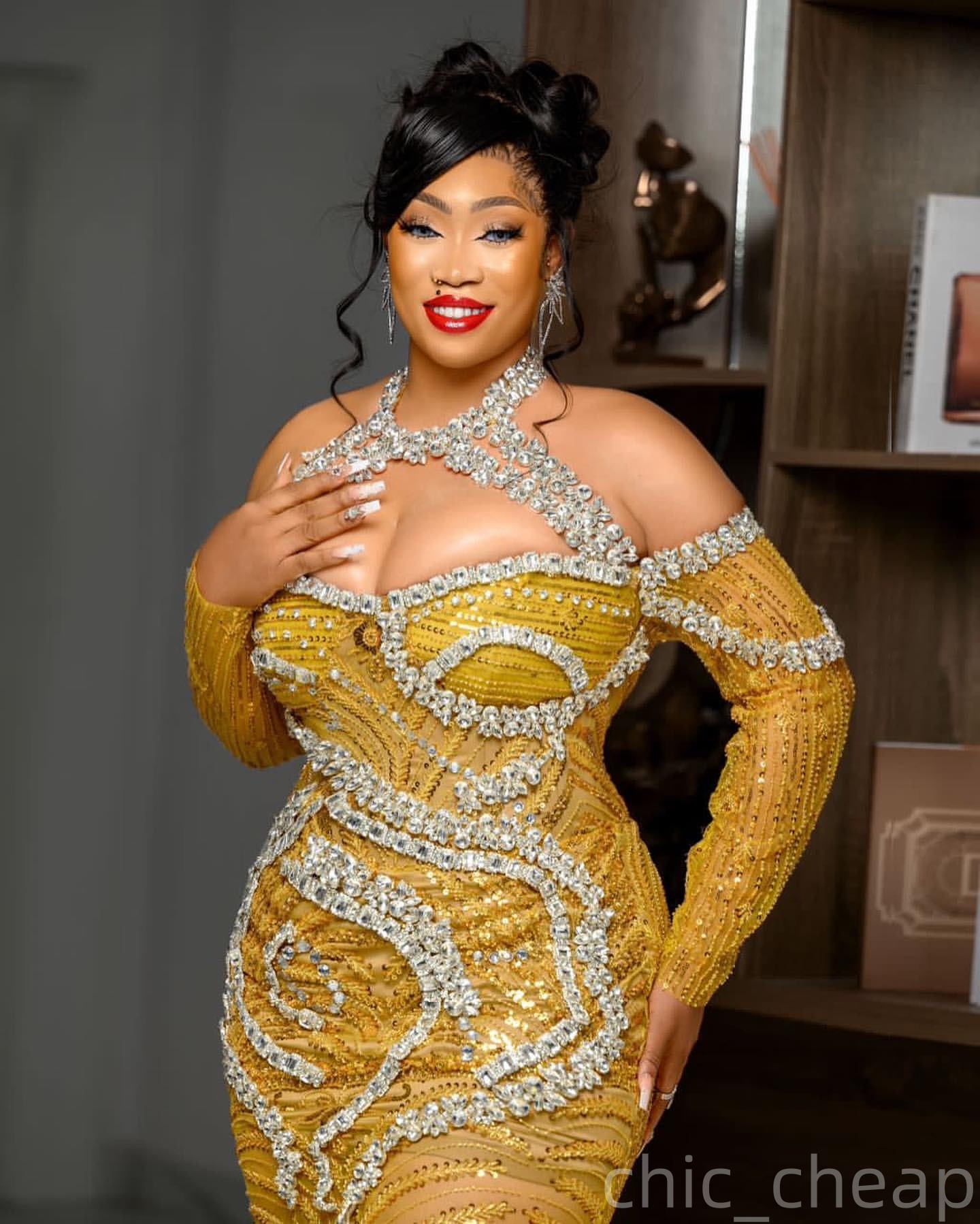 Mermaid Yellow Plus Size Prom Dresses 2025 Crystals Sequined Halter Evening Formal Party Second Birthday Engagement Gowns Dress For Special Occasions 