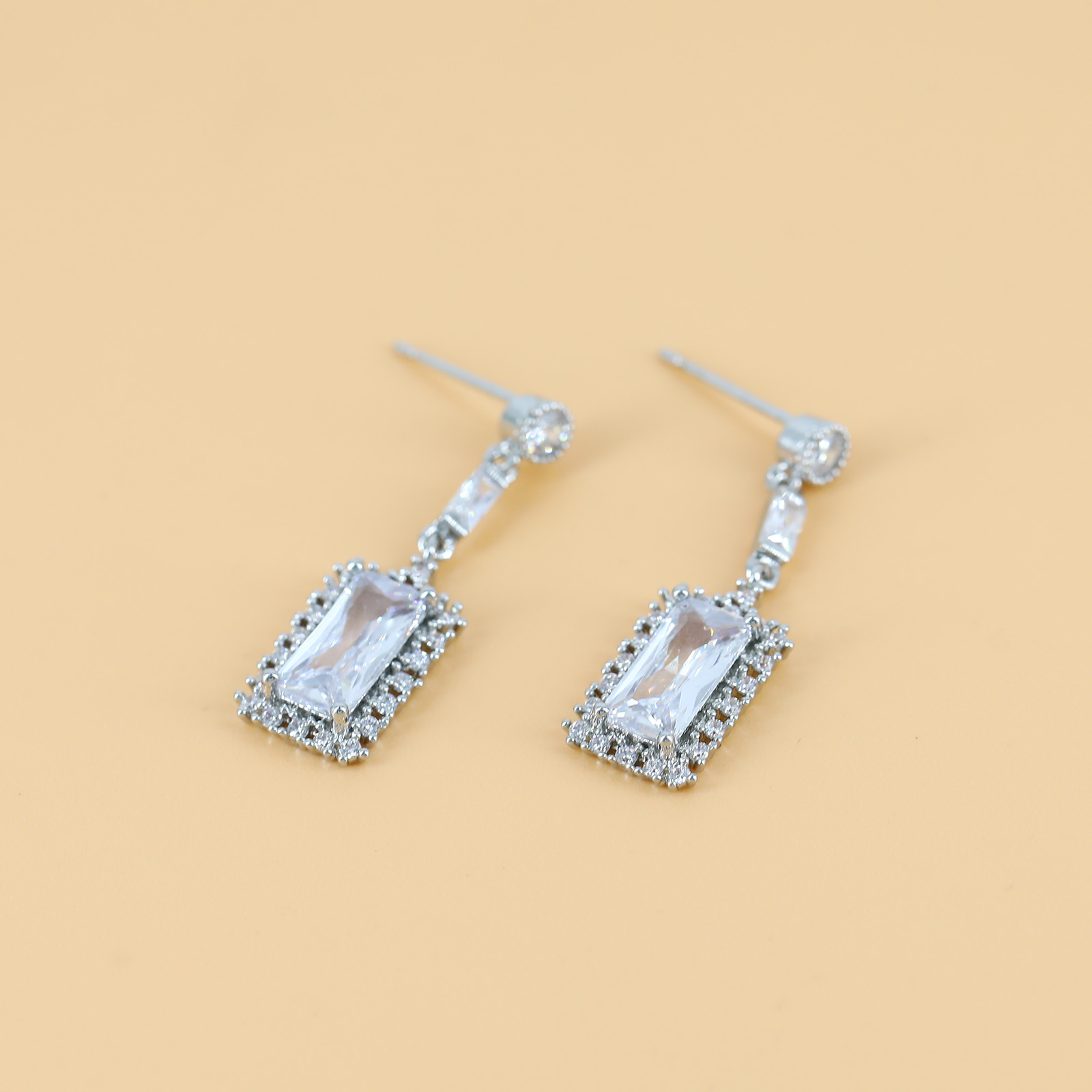 Cushion Princess Cut Bridal Earrings Simple Bride Drop Post Clear Cubic Zirconia Dangle Stud For Wedding Prom Anniversary Full of high-end feeling